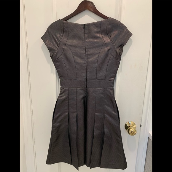 Reiss London Mara fit and flare dress in graphite metallic. Size 2 - Picture 5 of 8